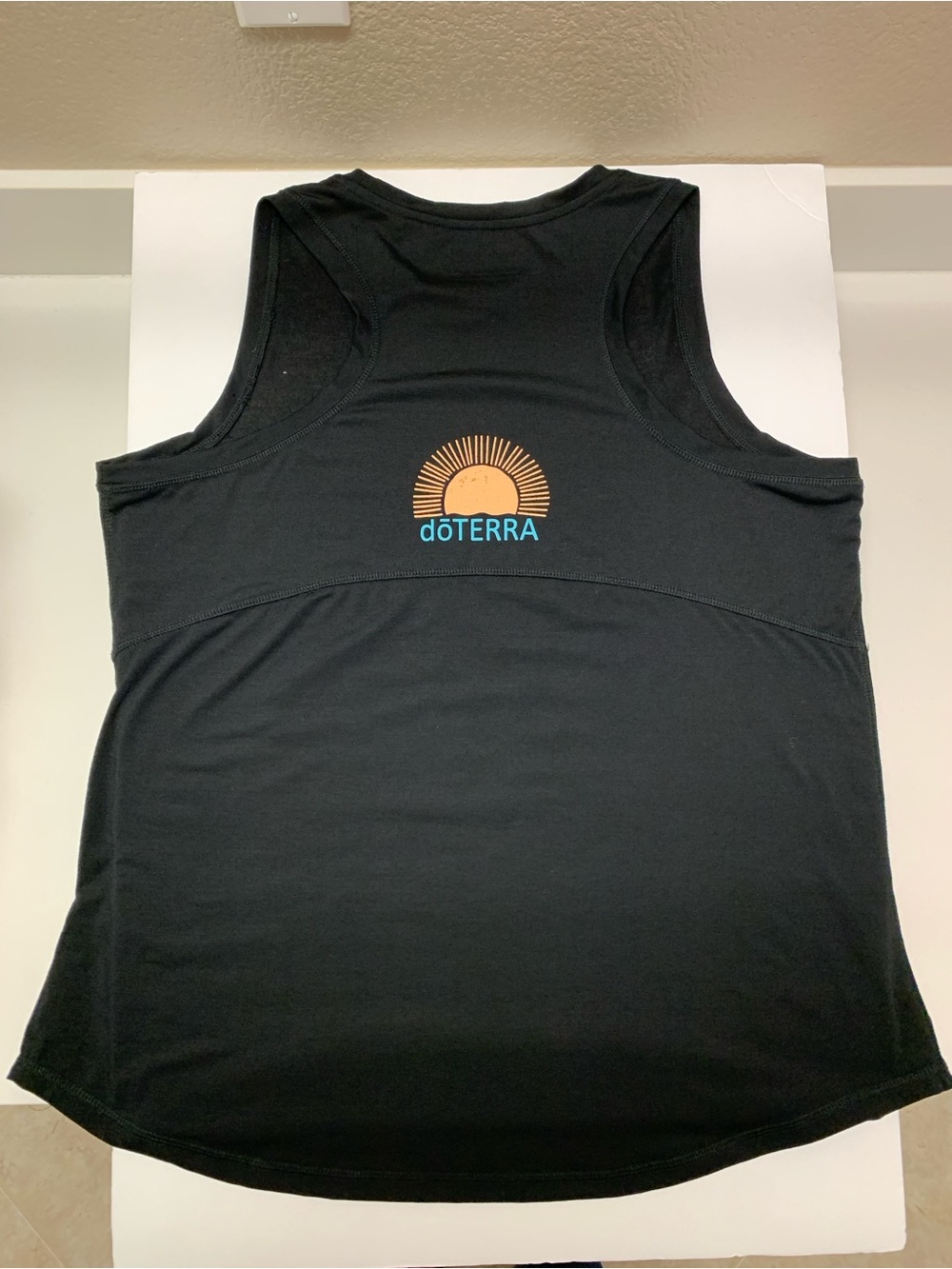 doTERRA Women’s Black Graphic Sun and Wave Tank Top 2XL - Picture 7 of 8